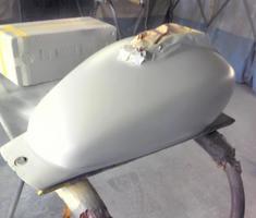 マグナ50　タンクのヘコミ修正、塗装